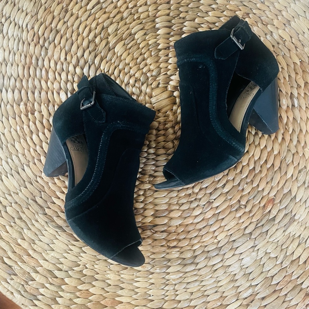 Vince Camuto “Ennley” Suede Booties